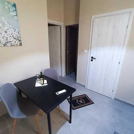 Knezevic 14 * Афины